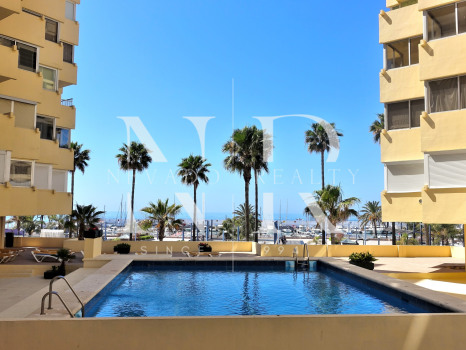 Apartment in the Marbella 2000 building opposite Marbella Marina