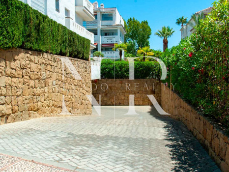Duplex penthouse in Las Cañas Beach for short term rental.
