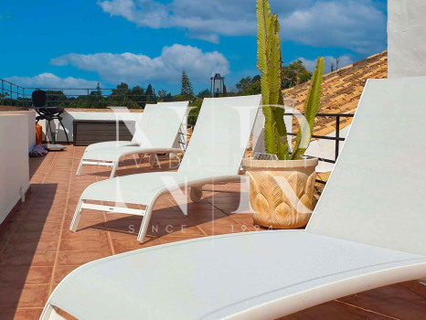 Duplex penthouse in Las Cañas Beach for short term rental.