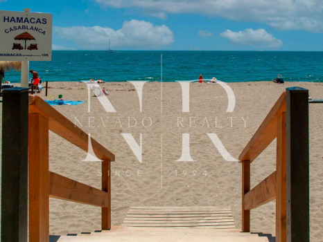 Duplex penthouse in Las Cañas Beach for short term rental.