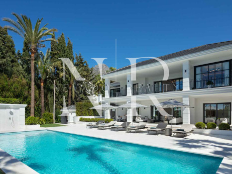 Villa in Urbanisation Sierra Blanca with panoramic sea views for sale