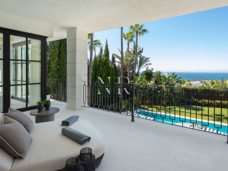 Villa in Urbanisation Sierra Blanca with panoramic sea views for sale
