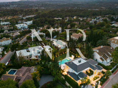 Villa in Urbanisation Sierra Blanca with panoramic sea views for sale