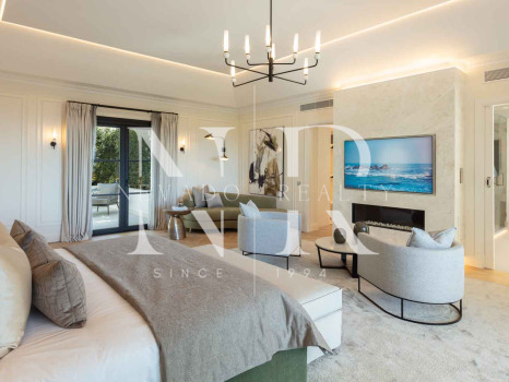 Villa in Urbanisation Sierra Blanca with panoramic sea views for sale