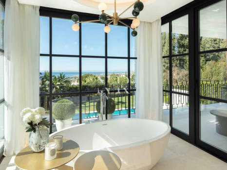 Villa in Urbanisation Sierra Blanca with panoramic sea views for sale