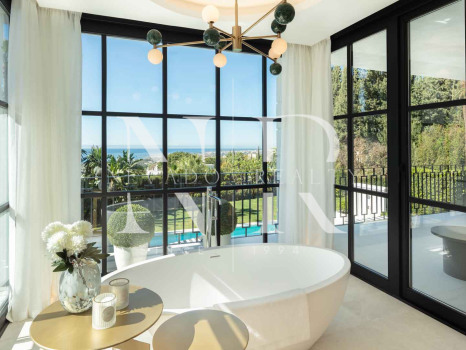 Villa in Urbanisation Sierra Blanca with panoramic sea views for sale