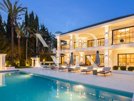 Villa in Urbanisation Sierra Blanca with panoramic sea views for sale
