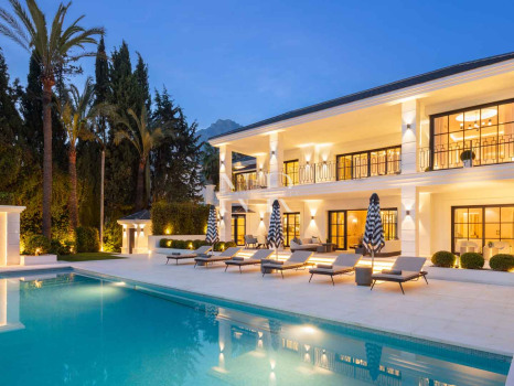 Villa in Urbanisation Sierra Blanca with panoramic sea views for sale