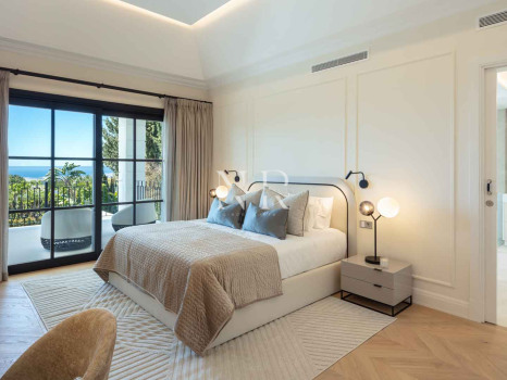 Villa in Urbanisation Sierra Blanca with panoramic sea views for sale