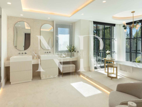 Villa in Urbanisation Sierra Blanca with panoramic sea views for sale