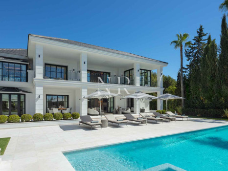 Villa in Urbanisation Sierra Blanca with panoramic sea views for sale