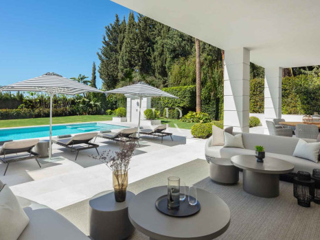 Villa in Urbanisation Sierra Blanca with panoramic sea views for sale