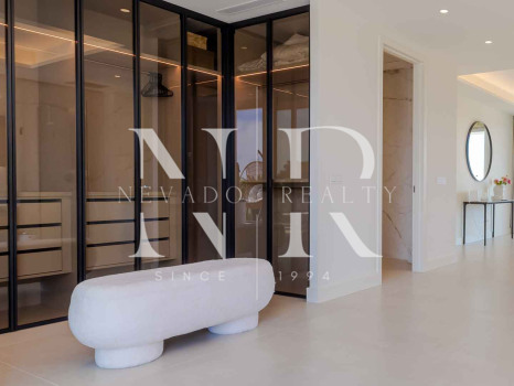 Penthouse à Golden Mile avec vue sur la mer à vendre