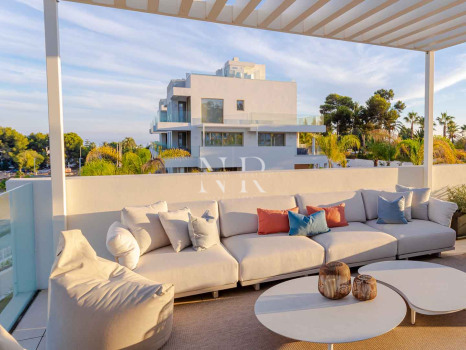 Penthouse in Golden Mile with sea views for sale