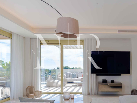 Penthouse à Golden Mile avec vue sur la mer à vendre