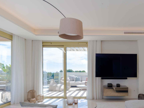 Penthouse in Golden Mile with sea views for sale