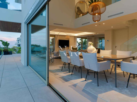 Penthouse in Golden Mile with sea views for sale