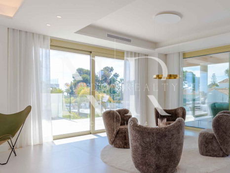 Penthouse à Golden Mile avec vue sur la mer à vendre