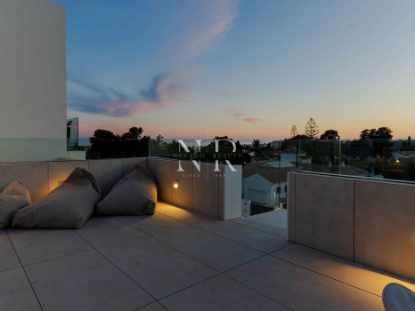 Penthouse in Golden Mile with sea views for sale