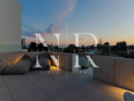 Penthouse à Golden Mile avec vue sur la mer à vendre