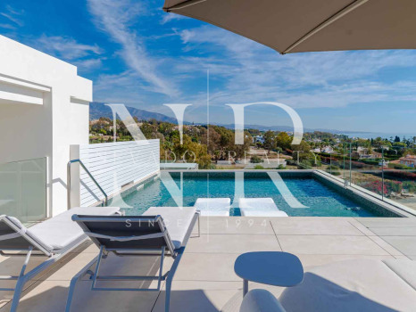 Penthouse à Golden Mile avec vue sur la mer à vendre
