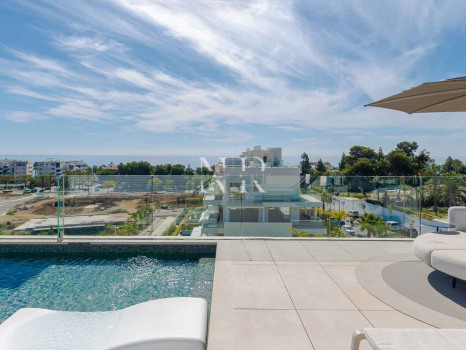Penthouse in Golden Mile with sea views for sale
