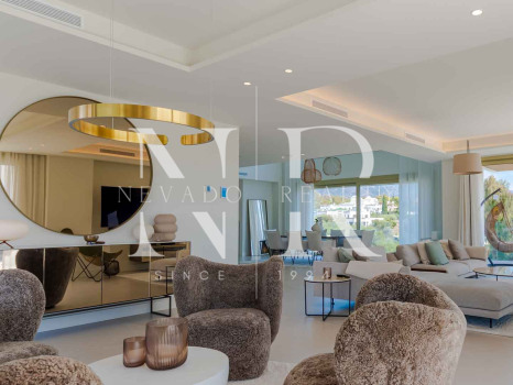 Penthouse à Golden Mile avec vue sur la mer à vendre