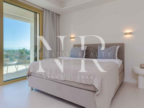 Penthouse à Golden Mile avec vue sur la mer à vendre