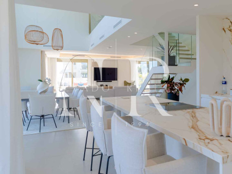 Penthouse à Golden Mile avec vue sur la mer à vendre