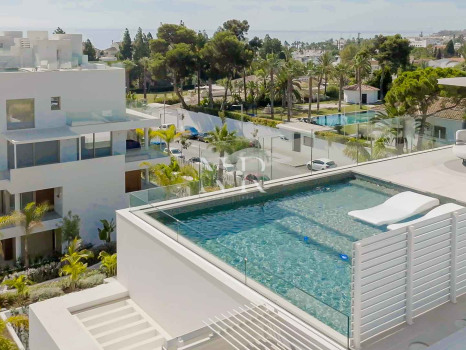 Penthouse in Golden Mile with sea views for sale