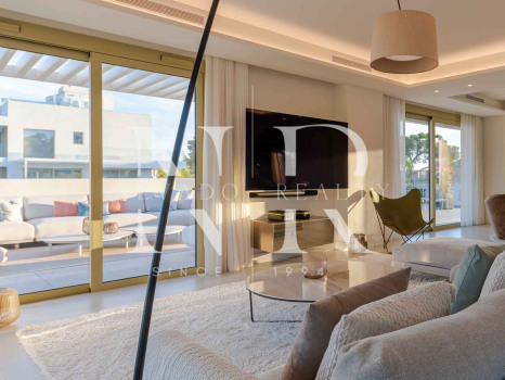 Penthouse à Golden Mile avec vue sur la mer à vendre