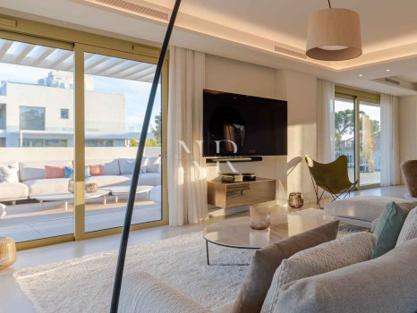 Penthouse in Golden Mile with sea views for sale