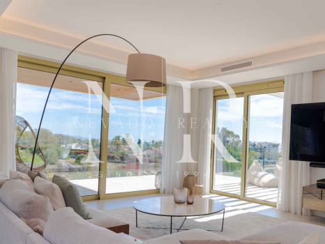 Penthouse à Golden Mile avec vue sur la mer à vendre
