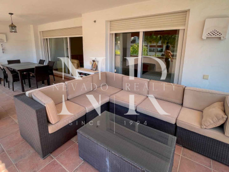 Appartement en première ligne de plage sur le Golden Mile à louer