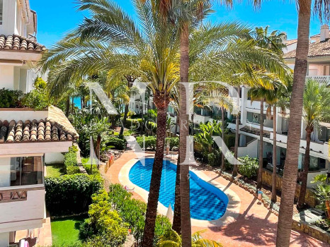 Appartement en première ligne de plage sur le Golden Mile à louer