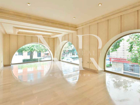 Local comercial en Avenida Ricardo Soriano en Marbella Centro en venta