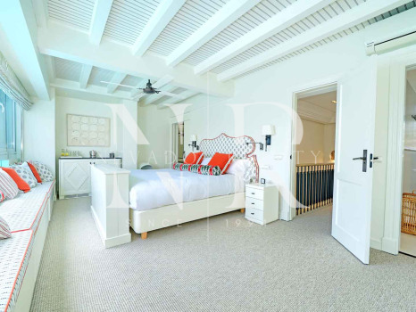 Ático en Marbella centro en primera linea de playa a la venta