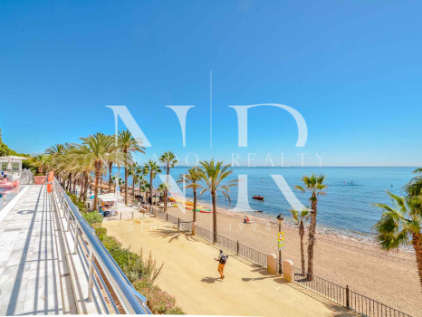 Ático en Marbella centro en primera linea de playa a la venta