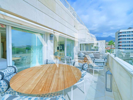 Ático en Marbella centro en primera linea de playa a la venta