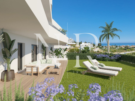 Ático en Estepona de nueva construcción con vistas panorámicas en venta