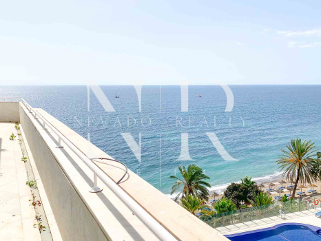 Apartamento con vistas frontales al mar en alquiler de larga temporada en Marbella