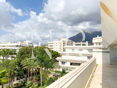 Apartamento con vistas frontales al mar en alquiler de larga temporada en Marbella