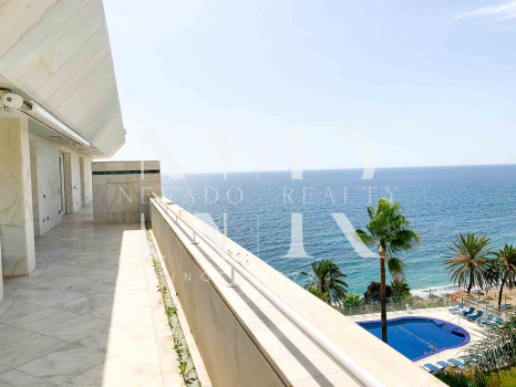 Apartamento con vistas frontales al mar en alquiler de larga temporada en Marbella
