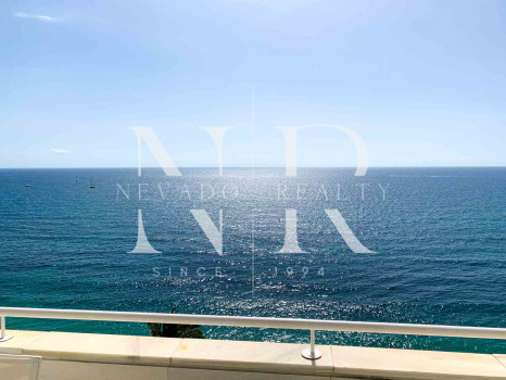 Apartamento con vistas frontales al mar en alquiler de larga temporada en Marbella