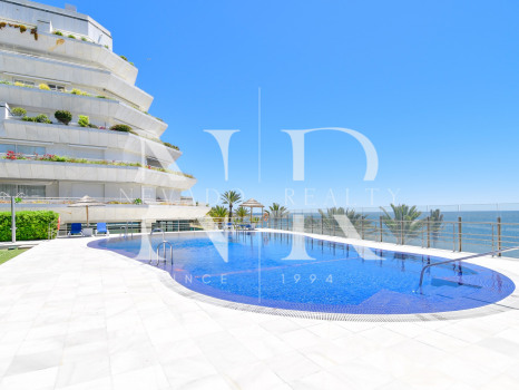 Apartamento con vistas frontales al mar en alquiler de larga temporada en Marbella