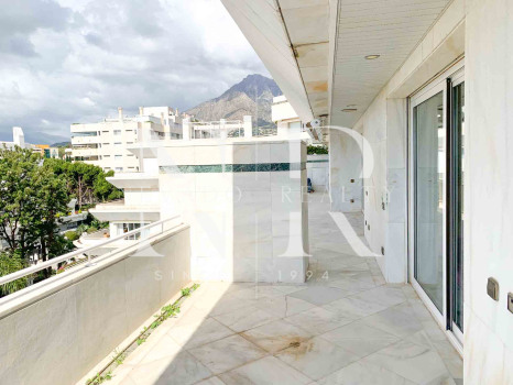 Apartamento con vistas frontales al mar en alquiler de larga temporada en Marbella