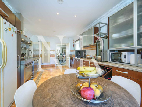 Penthouse dans l'immeuble Itxaso, Milla de Oro, près de la plage, à vendre