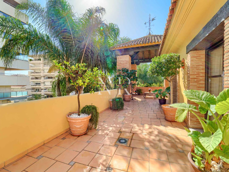 Penthouse dans l'immeuble Itxaso, Milla de Oro, près de la plage, à vendre