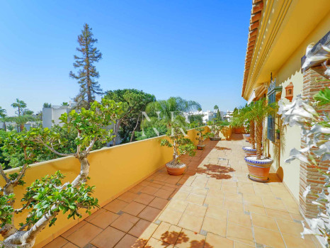 Penthouse dans l'immeuble Itxaso, Milla de Oro, près de la plage, à vendre