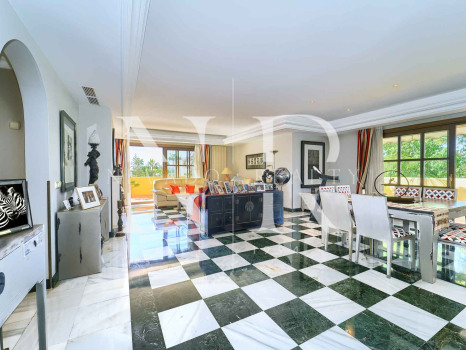 Penthouse dans l'immeuble Itxaso, Milla de Oro, près de la plage, à vendre